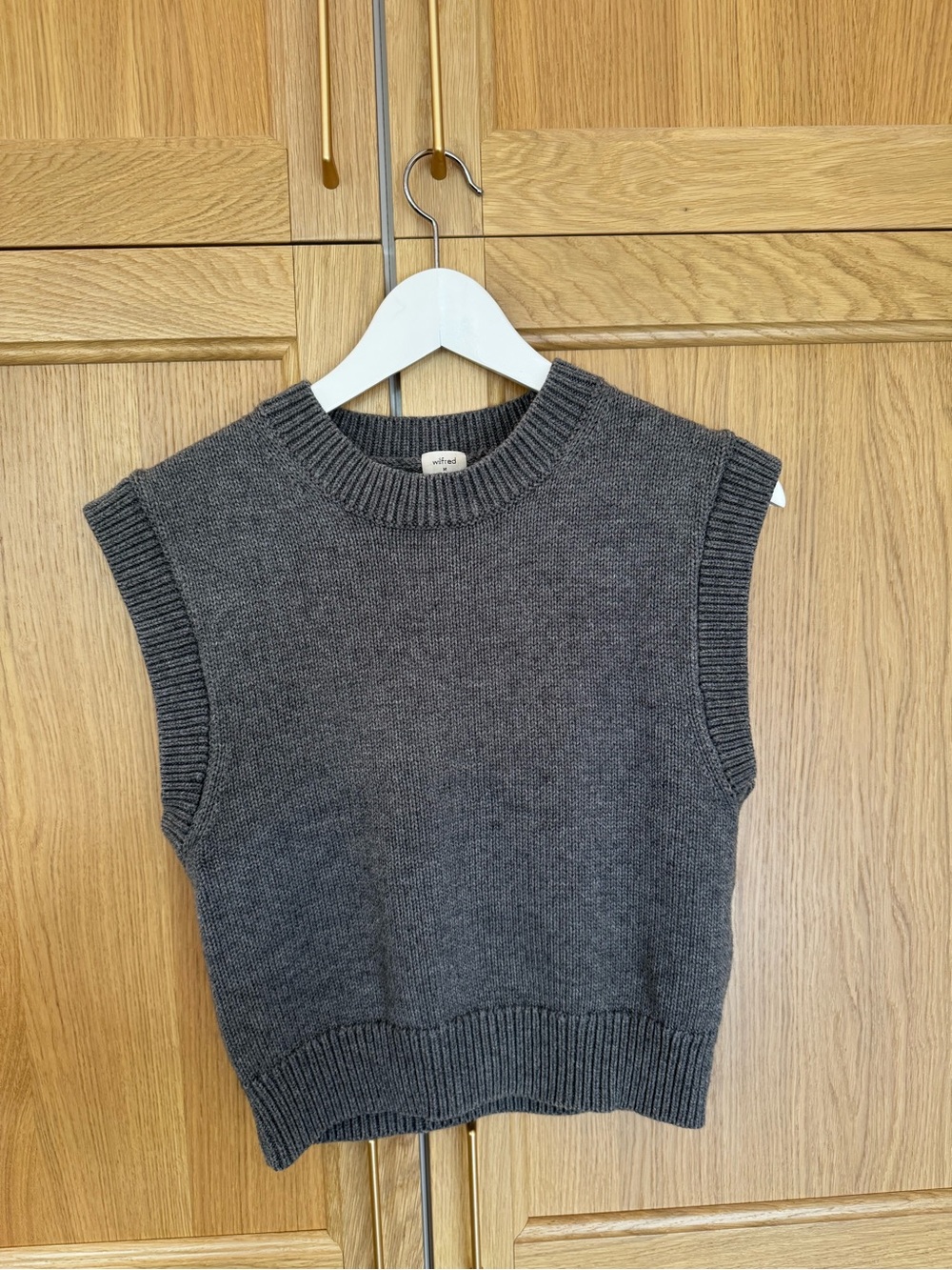 Wilfred Charcoal Gray Knit Sleeveless Crew Neck Sweater Vest